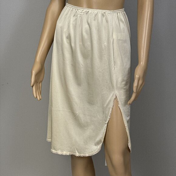 Vintage Vanity Fair Half Slip Size Small 24" Light Beige Nylon Slit 11-760 Silky - Picture 1 of 6